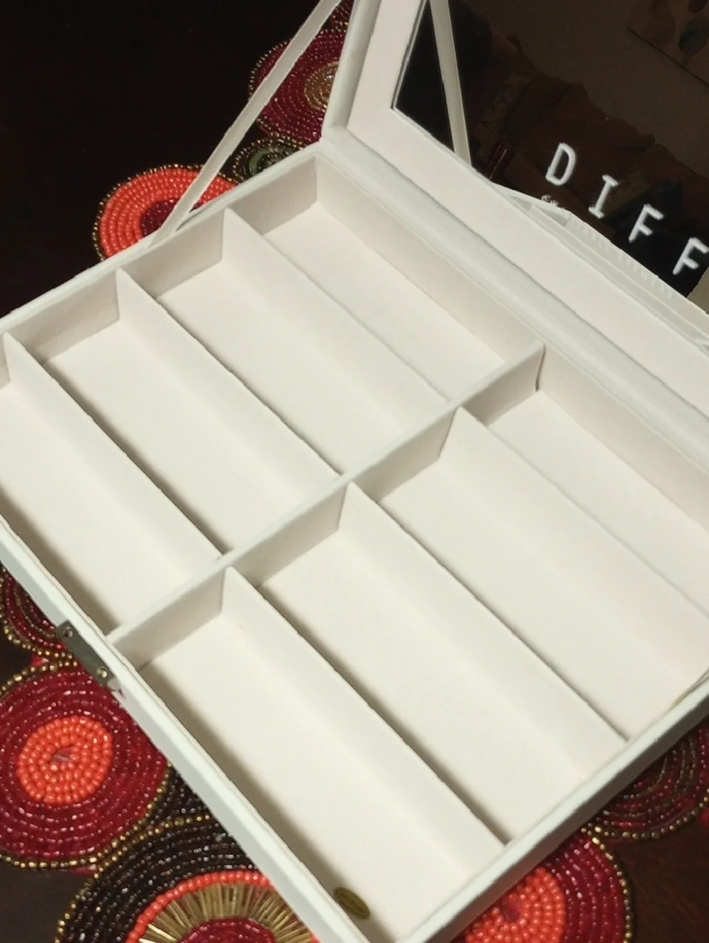 NEW Diff Eyewear Vanity Case-White